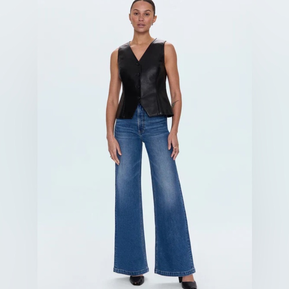 NWT Pistola Danica vest size L in color onyx